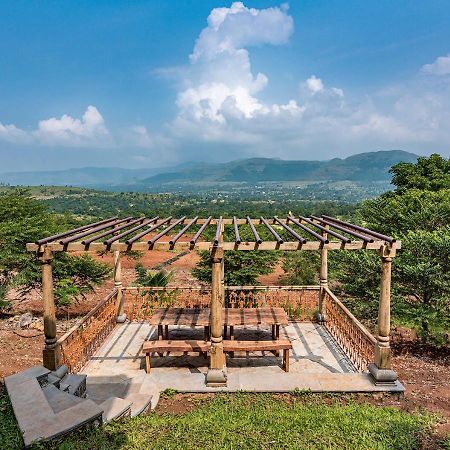 Saffronstays Niramay, Torna-Rajgad - Rustic Pool Villa With A Gazebo And Great Forest Views Marg Asni Kültér fotó