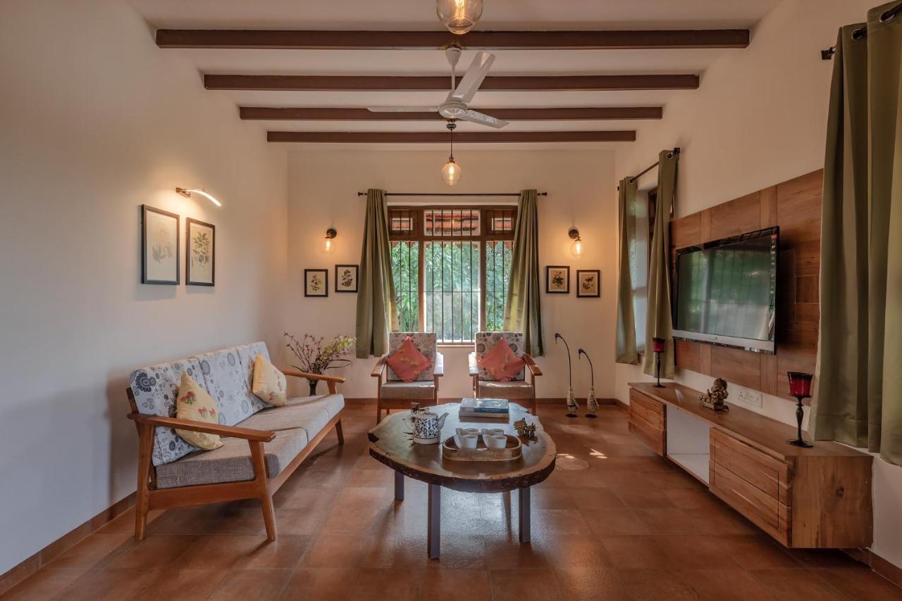 Saffronstays Niramay, Torna-Rajgad - Rustic Pool Villa With A Gazebo And Great Forest Views Marg Asni Kültér fotó