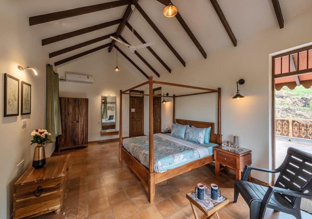 Saffronstays Niramay, Torna-Rajgad - Rustic Pool Villa With A Gazebo And Great Forest Views Marg Asni Kültér fotó