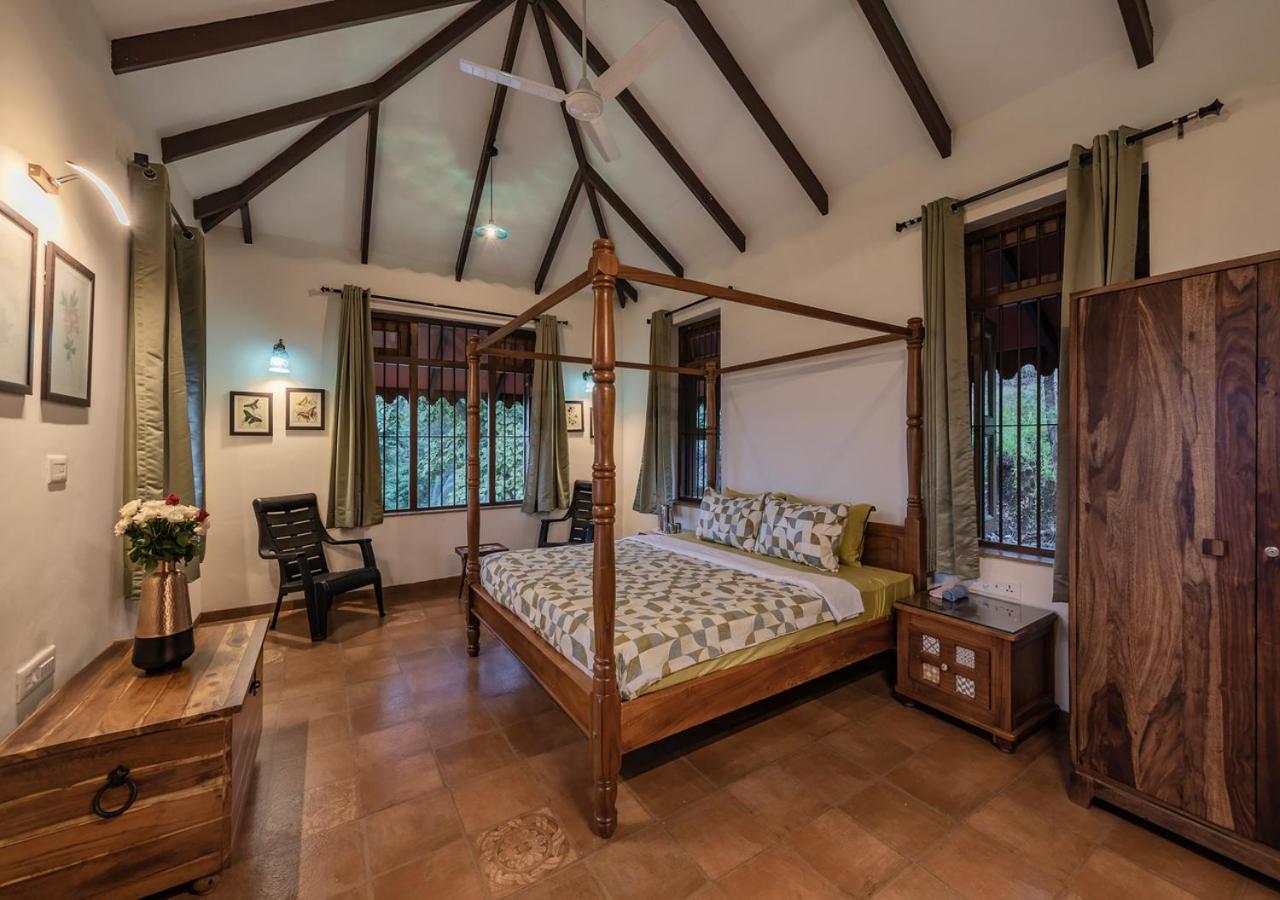 Saffronstays Niramay, Torna-Rajgad - Rustic Pool Villa With A Gazebo And Great Forest Views Marg Asni Kültér fotó